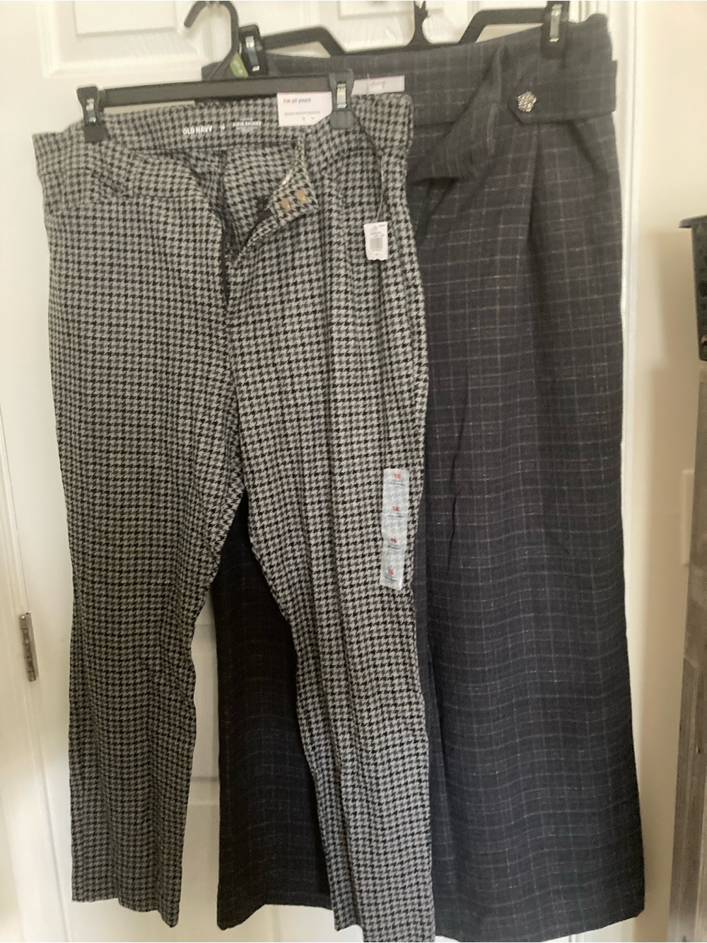 Old Navy women’s Gray Houndstooth pixie 16 and wide leg loft 14
